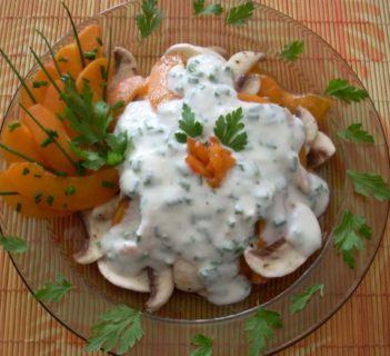 Sałatka z surowych pieczarek i moreli