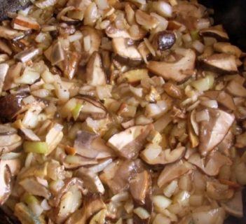 Sos ze świeżych grzybów leśnych