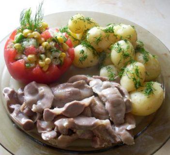 Żołądki kurze w sosie czosnkowym