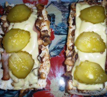 Zapiekanki z pieczarkami i serem