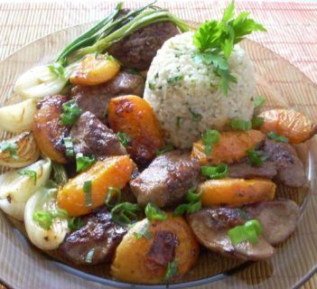 Wątróbka drobiowa z morelami