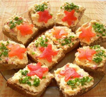 Pasta z żółtego sera