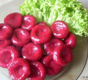 Kluski śląskie buraczkowe