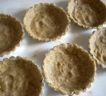 Tartaletki z serem i śliwkami