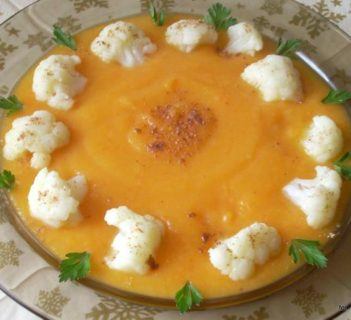 Zupa marchwiowo – dyniowa z kalafiorem