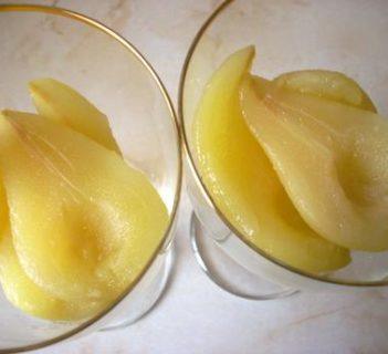 Kremowy deser z gruszkami