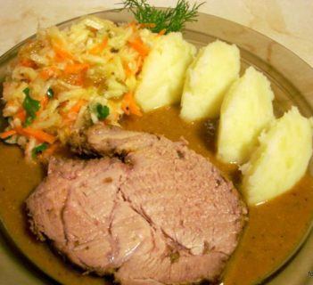 Karczek pieczony w sosie śliwkowym