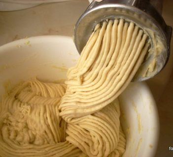 Chrust czyli faworki Pyzy