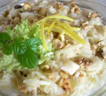 Surówka z selera, z gruszką i orzechami