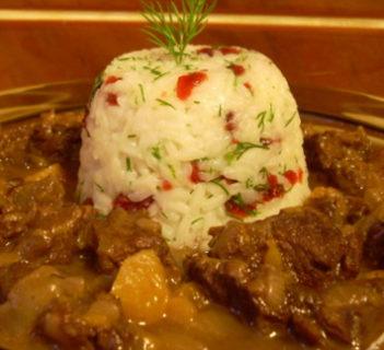 Gulasz z owocami suszonymi