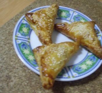 Pierożki francuskie z tuńczykiem.