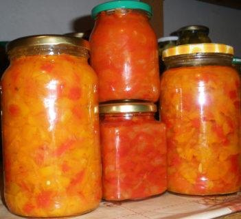 Leczo zamknięte w słoikach