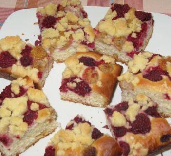 Placek drożdżowy wyrabiany robotem