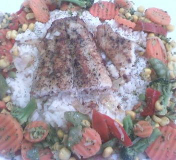 Panga z ryżem i warzywami