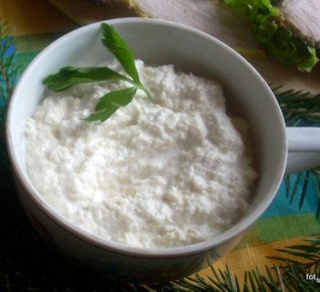 Chrzan tarty ze śmietaną