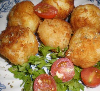 Kulki ryżowe z łososiem