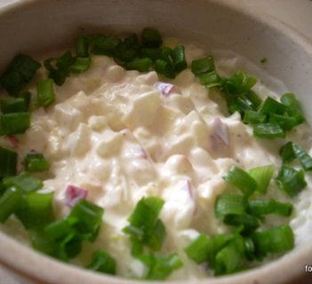 Sos jogurtowo – cebulowy