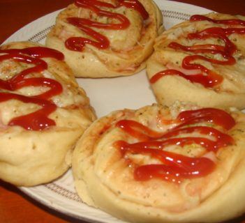 Bułeczki ala pizza