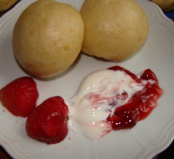 Pampuchy lub bułki parowane