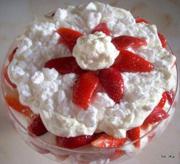 Deser truskawkowy