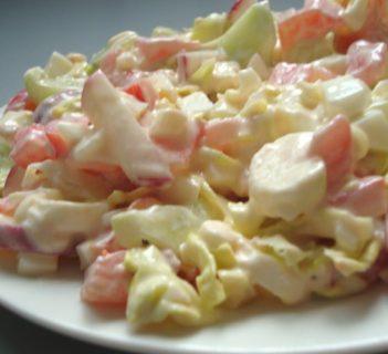 Chrupiąca sałatka w jogurcie