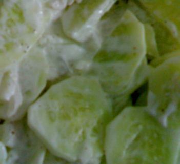 Ogórki z maślanką i serkiem homogenizowanym