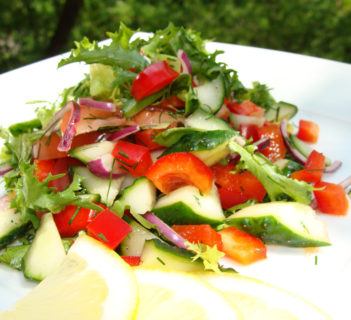 Sałatka z dresingiem balsamicznym