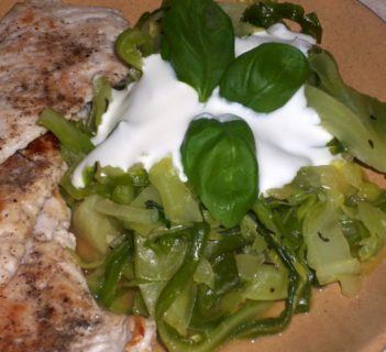 Młoda kapusta po bałkańsku