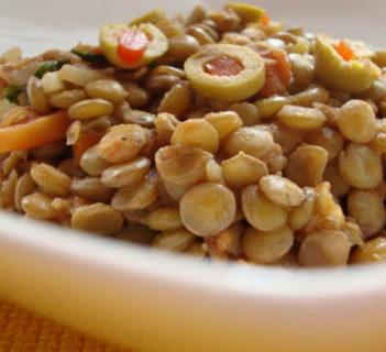 Zielona soczewica w pomidorach pelati