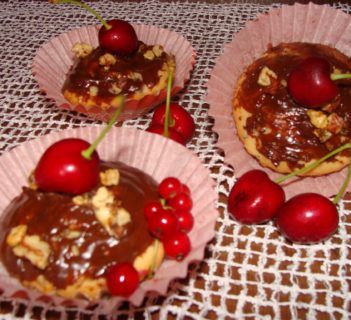 Czereśniowe babeczki z krokantem