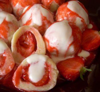 Knedle z truskawkami