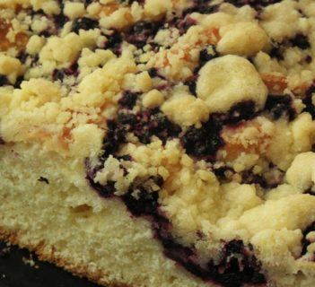 Drożdżowiec z jagodami