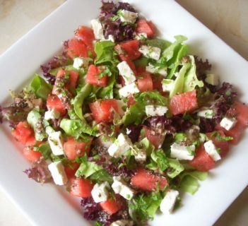 Sałata z arbuzem i serem