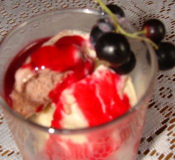 Porzeczkowo – karmelowy sos do deserów