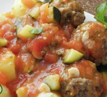 Klopsiki serowe z lubczykiem