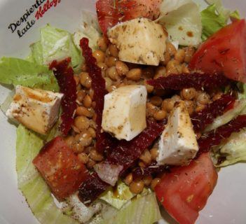 Sałatka z soczewicą w sosie sojowym