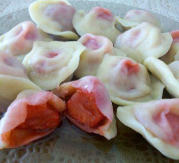 Pierogi z truskawkami