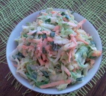 Surówka z młodej kapusty