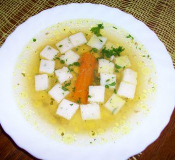 Rosół z kosteczkami grysiku