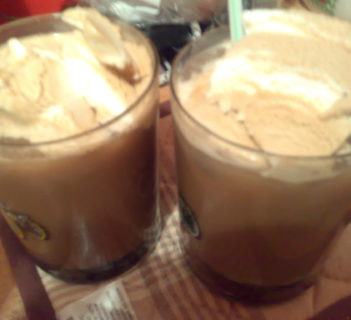 Kawa mrożona z lodami