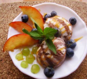 Deser lodowy czekoladowo – owocowy