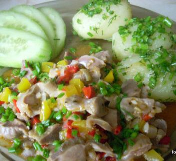 Żołądki drobiowe z papryką