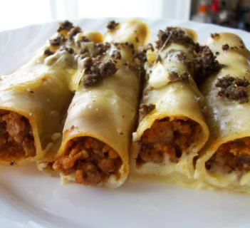 Rureczki z mięsnym nadzieniem