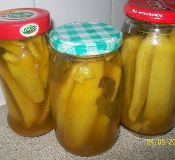 Ogórki w zalewie curry