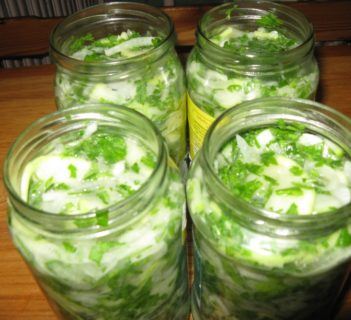 Sałatka z cukini lub ogórków