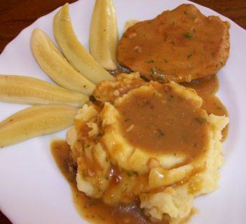 Szyneczka w sosie pieczeniowym