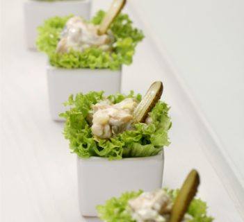 Sałatka tatarska ze śledziem