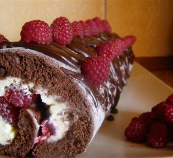 Malinowa rolada z mascarpone