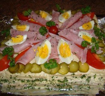 Szwedzki tort kanapkowy