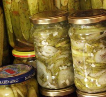 Sałatka z ogórków do słoików